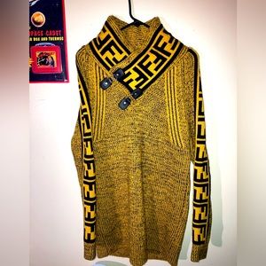 Lecco’s sweater size XL